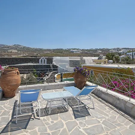 Roubeti Village Messaria (Santorini)