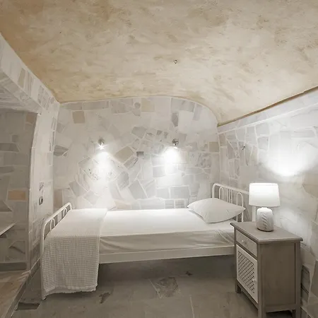 Roubeti Village 3* Messaria (Santorini)