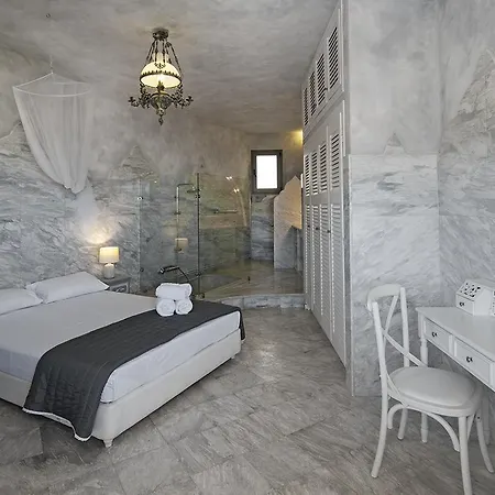 Roubeti Village Aparthotel Messaria (Santorini)